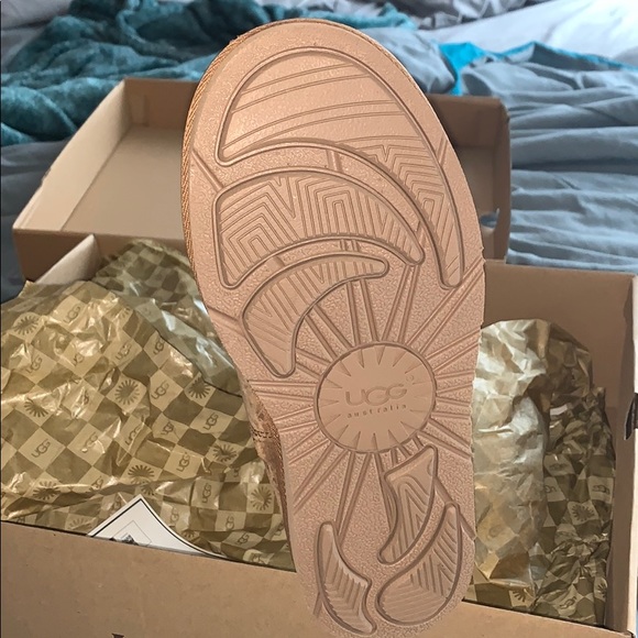 UGG Women’s Sumner Boot (Chestnut) - Picture 3 of 4